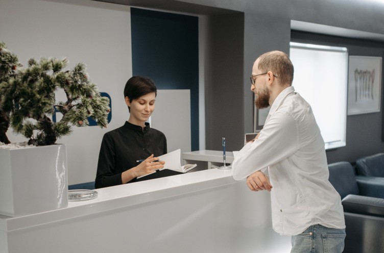 Servicio al Cliente en el Área de Alojamiento